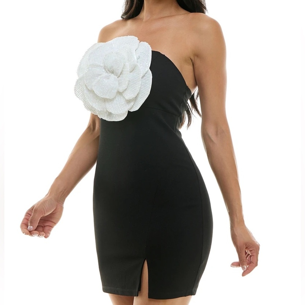 Black Strapless Cocktail Dress w/ 3D White Floral Applique Party/Wedding– Size S